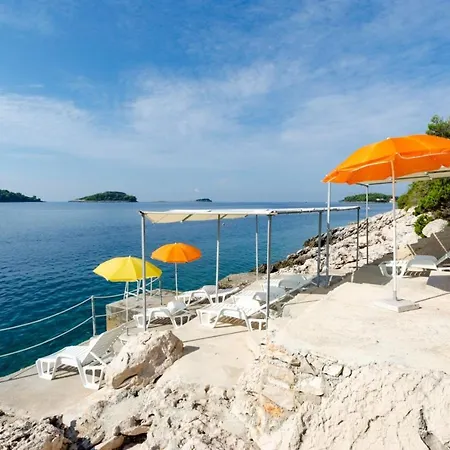 Apartment In With Sea View, Terrace, Air Conditioning, Wifi 5080-3 Prizba
